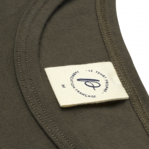 ??? Le t-shirt fabriqué en...