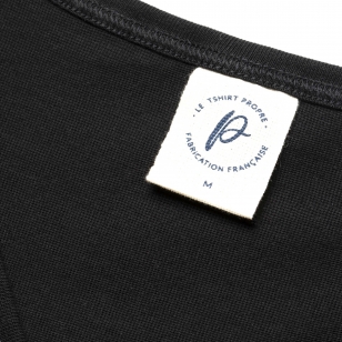 ??? Le t-shirt col V...