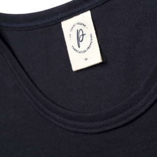 ??? Le t-shirt fabriqué en...