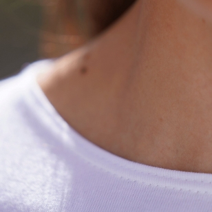 ??? Le t-shirt fabriqué en...